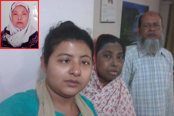 মাকে বাঁচাতে মেয়ের আর্তনাদ
