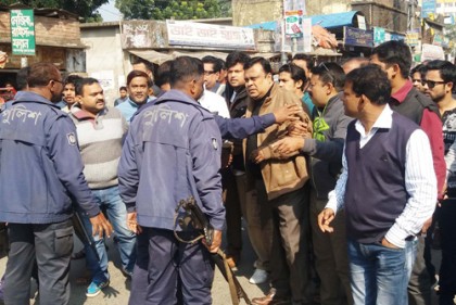 দিনাজপুরে বিএনপির বিক্ষোভ মিছিলে বাধা                                  