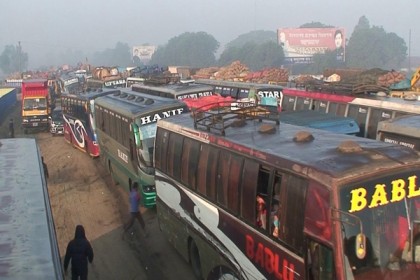 বঙ্গবন্ধু সেতুর পশ্চিমপাড়ে তীব্র যানজট