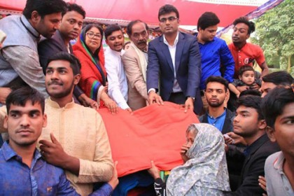 মুন্সিগঞ্জে ছাত্রলীগের শীতবস্ত্র বিতরণ
