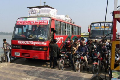 মোরেলগঞ্জে এক সপ্তাহ পর ফেরি চলাচল শুরু  