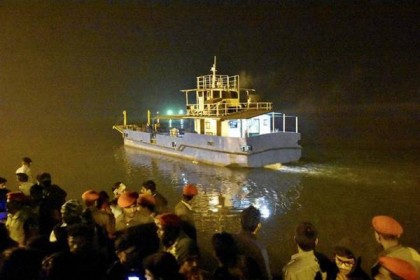 গঙ্গায় নৌকাডুবিতে ১৯ জনের মৃত্যু