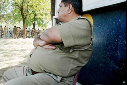 এবার পুলিশের ভুঁড়ির বিরুদ্ধে মামলা