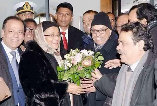 সুইজারল্যান্ডে পৌঁছেছেন প্রধানমন্ত্রী