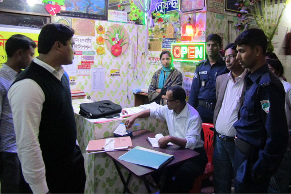 মোরেলগঞ্জে ভুয়া ডাক্তারের জেল, দুই ক্লিনিককে জরিমানা