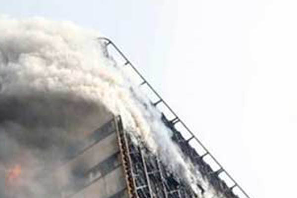 তেহরানে ভয়াবহ অগ্নিকাণ্ডে ভবন ধসে নিহত ৩০
