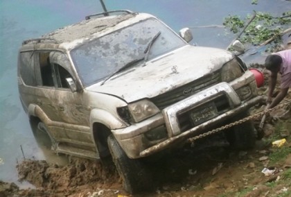 মাছ নয়, জেলেদের জালে ধরা পড়লো প্রাডো গাড়ি 