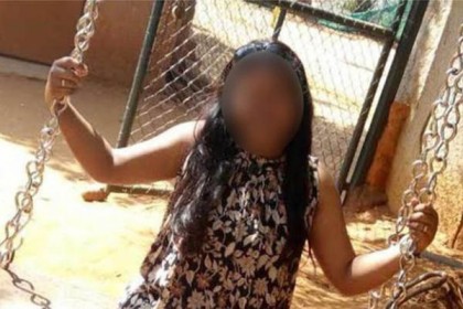 সাবেক প্রেমিককে অ্যাসিড ছোঁড়ার অভিযোগে নারী আটক