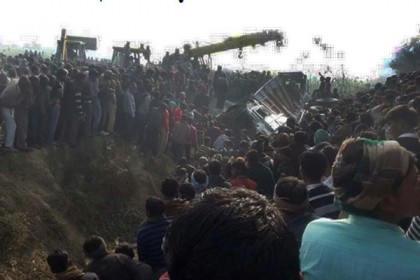 ভারতে বাস-ট্রাক সংঘর্ষে ২৪ শিক্ষার্থীর মৃত্যু