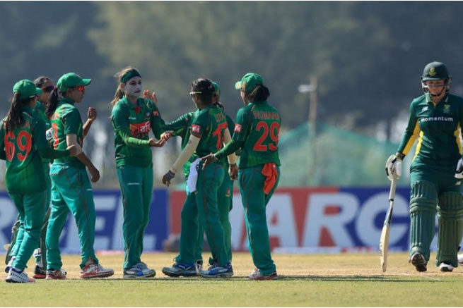 দক্ষিণ আফ্রিকার কাছে রুমানাদের বিব্রতকর হার