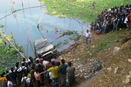 সেই কোটি টাকার গাড়ির মালিকের হদিস এখনও মেলেনি 