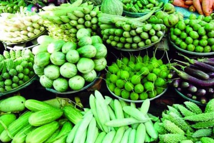 চট্টগ্রামে শীতের সবজিতে ক্রেতার মুখে হাসি
