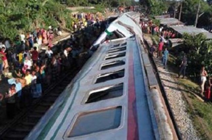 ভারতে ট্রেনের বগি লাইনচ্যুত হয়ে ১২ জনের প্রাণহানি