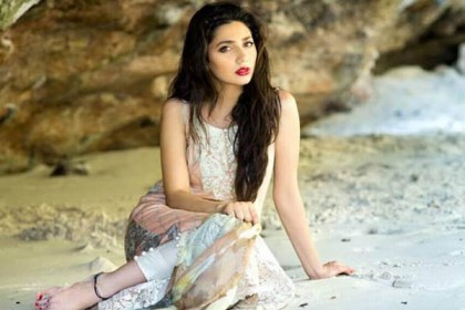শাহরুখ আমাকে নষ্ট করেছে, দাবি মাহিরা খানের