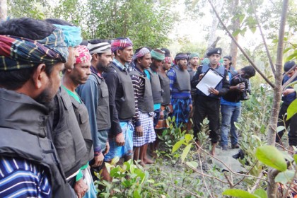 বনদস্যু জাহাংগীর বাহিনীর আত্মসমর্পণ
