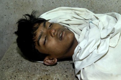 বরিশা‌লে স্কুলছাত্র‌কে কু‌পি‌য়ে হত্যা, আহত ১