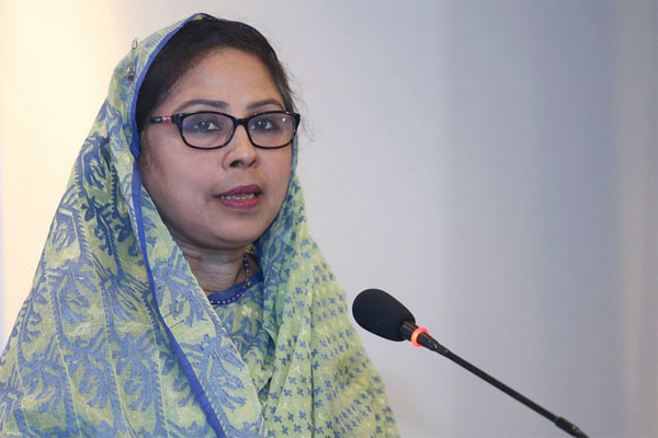 '১৮ বছরের নিচে মেয়েদের বিয়ে নয়'                                  
