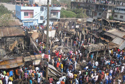 কুমিল্লায় আগুনে পুড়েছে অর্ধ শতাধিক দোকান 