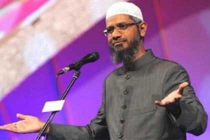 কলকাতা বইমেলায় রমরমা বিক্রি জাকির নায়েকের বই