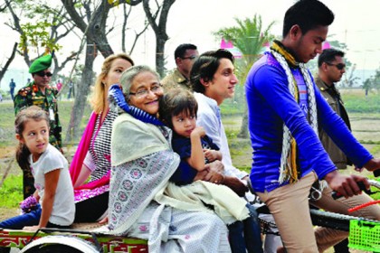 সেই ভ্যান চালকের চাকরি হচ্ছে