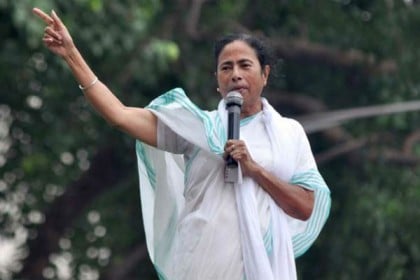 নেতাজির সঙ্গে তুলনা মমতার, বিতর্কে তৃণমূল বিধায়ক