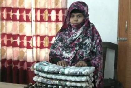 লক্ষ্মীপুরে ফেনসিডিলসহ নারী আটক