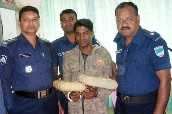 মোরেলগঞ্জে ২ কেজি গাঁজাসহ দুই যুবক আটক