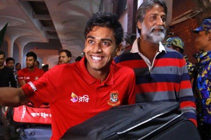 অশ্বিনের কাছে বোলিং পরামর্শ নিবেন মিরাজ
