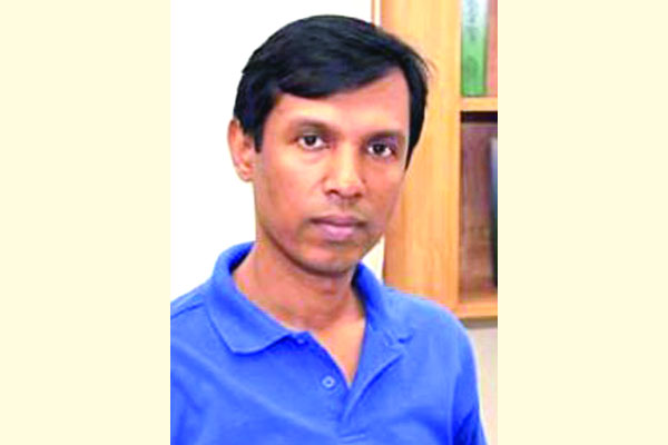 বাবুলের ওপর ক্ষুব্ধ শ্বশুর