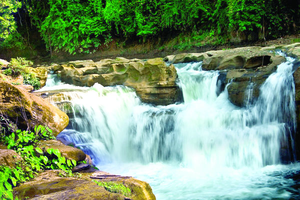 অবিশ্বাস্য নাফাখুম