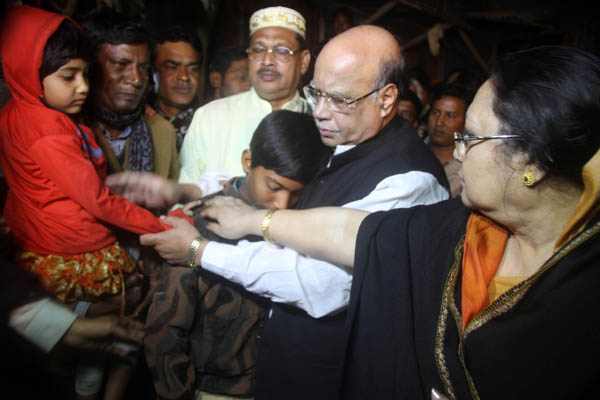 সাংবাদিক শিমুলের স্ত্রীর চাকরির ব্যবস্থা করলেন স্বাস্থ্যমন্ত্রী
