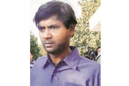 বাবা-মাকে খুনের পর প্রেমিকাকে মমি!