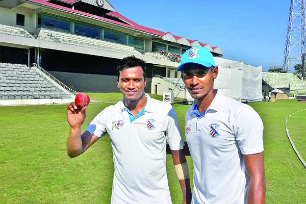 প্রথম বলেই উইকেট মুস্তাফিজের