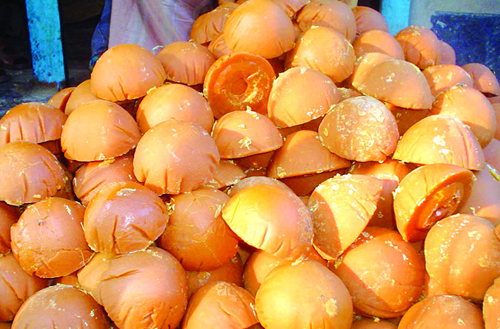 হজমের সমস্যা সমাধানে খেজুরের গুড়