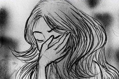 যে কারণে ছাত্রীর উপর নিপীড়ন প্রধান শিক্ষিকার!