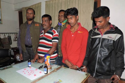 মাগুরায় মাদক সম্রাট ফুল মিয়া ২ ছেলেসহ আটক