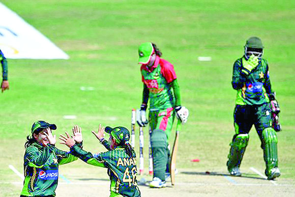 হেরে গেলেন রুমানারা