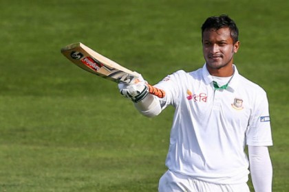 সাকিবের অর্ধশতক