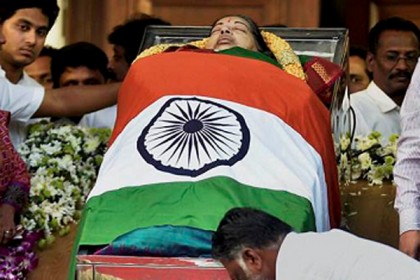 পয়েস গার্ডেন থেকে মৃত অবস্থাতেই অ্যাপোলোয় আনা হয়েছিল আম্মাকে!