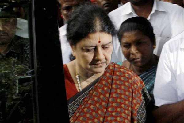 মুখ্যমন্ত্রীর চেয়ারে নয়, শশীকলার জায়গা হচ্ছে জেলখানায়!