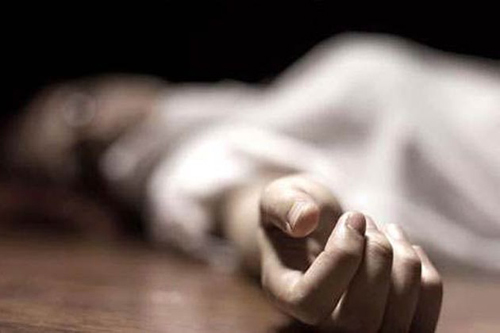 স্ত্রীকে খুন করে মৃতদেহের সঙ্গে বাস