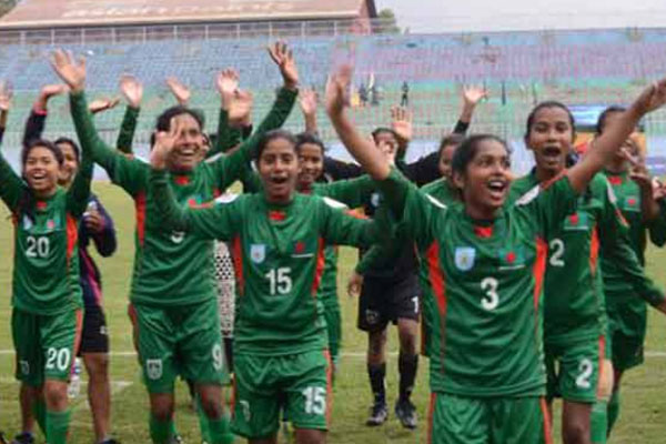 সিঙ্গাপুর যাচ্ছে নারী ফুটবলাররা