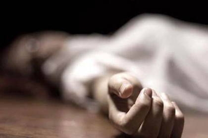 স্ত্রীকে খুন করে মৃতদেহের সঙ্গে বাস