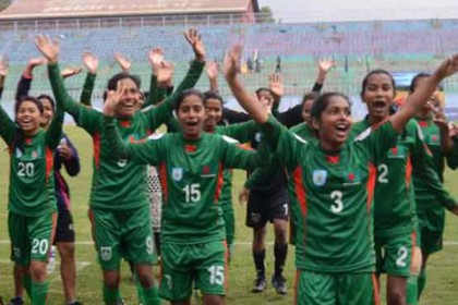 সিঙ্গাপুর যাচ্ছে নারী ফুটবলাররা