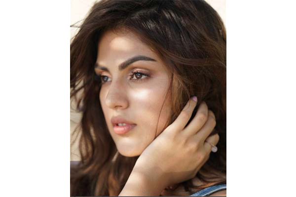 ইনস্টাগ্রাম কাঁপাচ্ছেন এই বঙ্গকন্যা