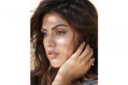 ইনস্টাগ্রাম কাঁপাচ্ছেন এই বঙ্গকন্যা