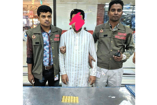 শাহজালালে 'বিশেষ কৌশলে' আনা ১২টি স্বর্ণের বার উদ্ধার