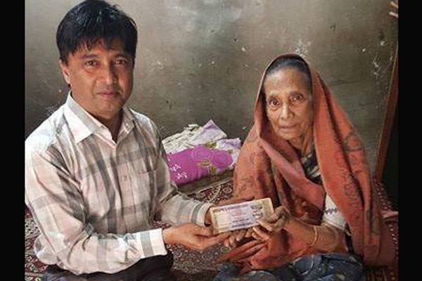 সেই রাণী সরকারের পাশে মেয়র আনিসুল