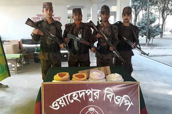 চাঁপাইনবাবগঞ্জ সীমান্তে ৭ কেজি গানপাউডার উদ্ধার
