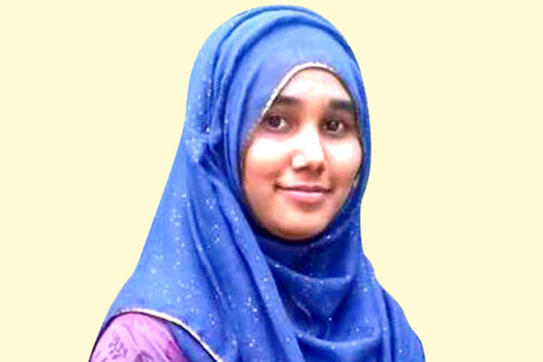 প্রধানমন্ত্রীর সহায়তা চান খাদিজা